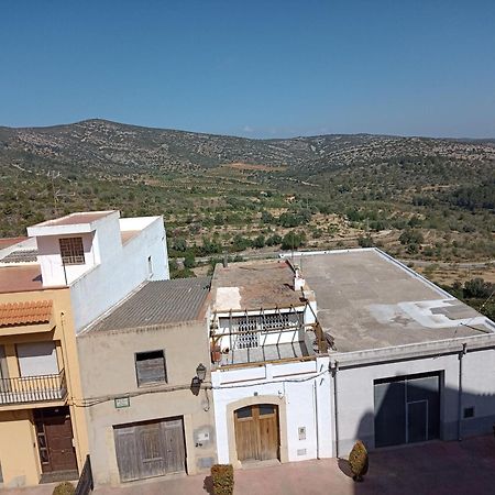 Tranquil And Spacious Townhouse In Historical And Picturesque Cervera Del Maestre 外观 照片