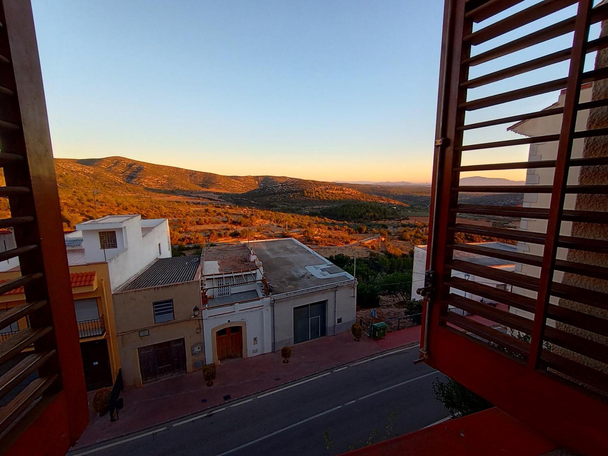 Tranquil And Spacious Townhouse In Historical And Picturesque Cervera Del Maestre 外观 照片