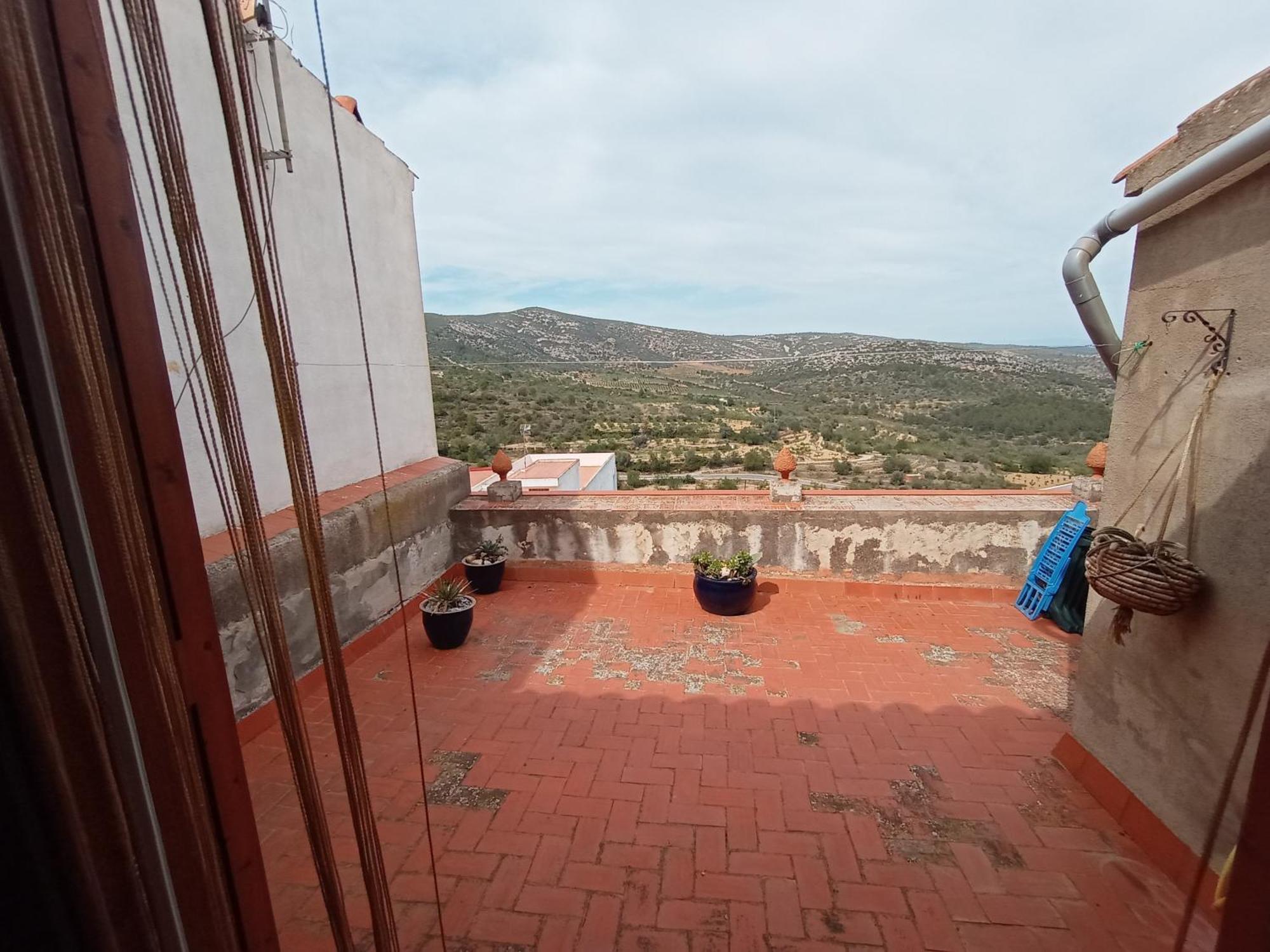 Tranquil And Spacious Townhouse In Historical And Picturesque Cervera Del Maestre 外观 照片