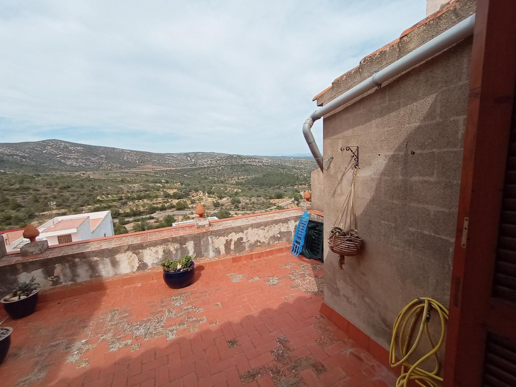 Tranquil And Spacious Townhouse In Historical And Picturesque Cervera Del Maestre 外观 照片